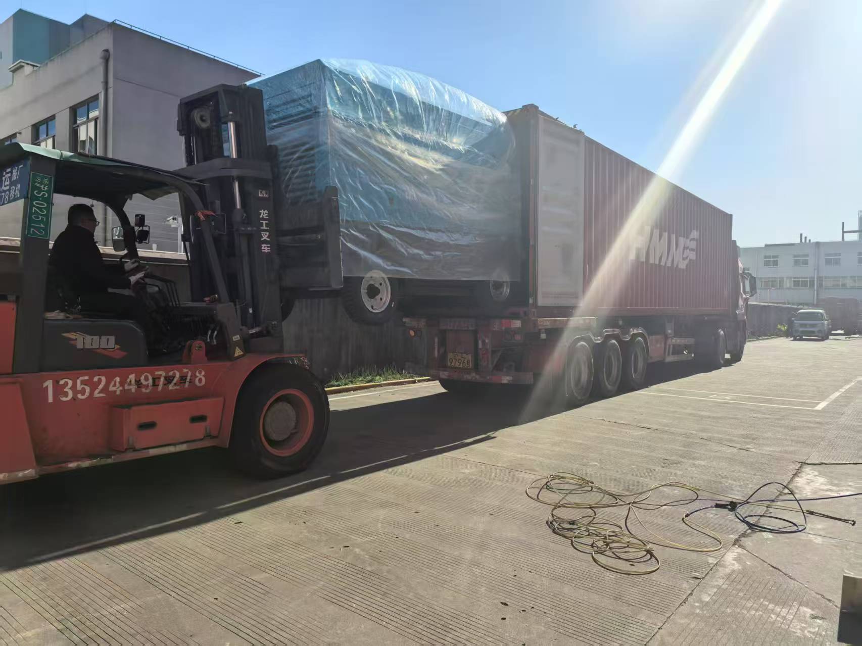 AIRERA is proud to announce the shipment of the CALT-25/18K diesel portable compressor to an overseas client！